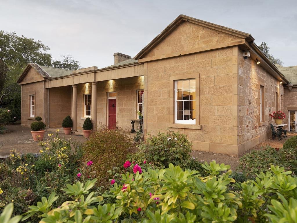 Distinctive, important Hamilton country house hits the market