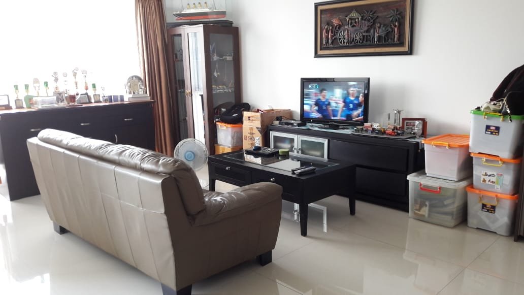 Harga Paling Murah Unit Corner View Taman Hijau, Lantai Rendah Berasa Tinggal di Landed House, Fully Furnished dan Sangat Bagus (Siap Huni), 2 BR luas semi gross 162m2 (net 141m2) di Apartemen Kemang Jaya