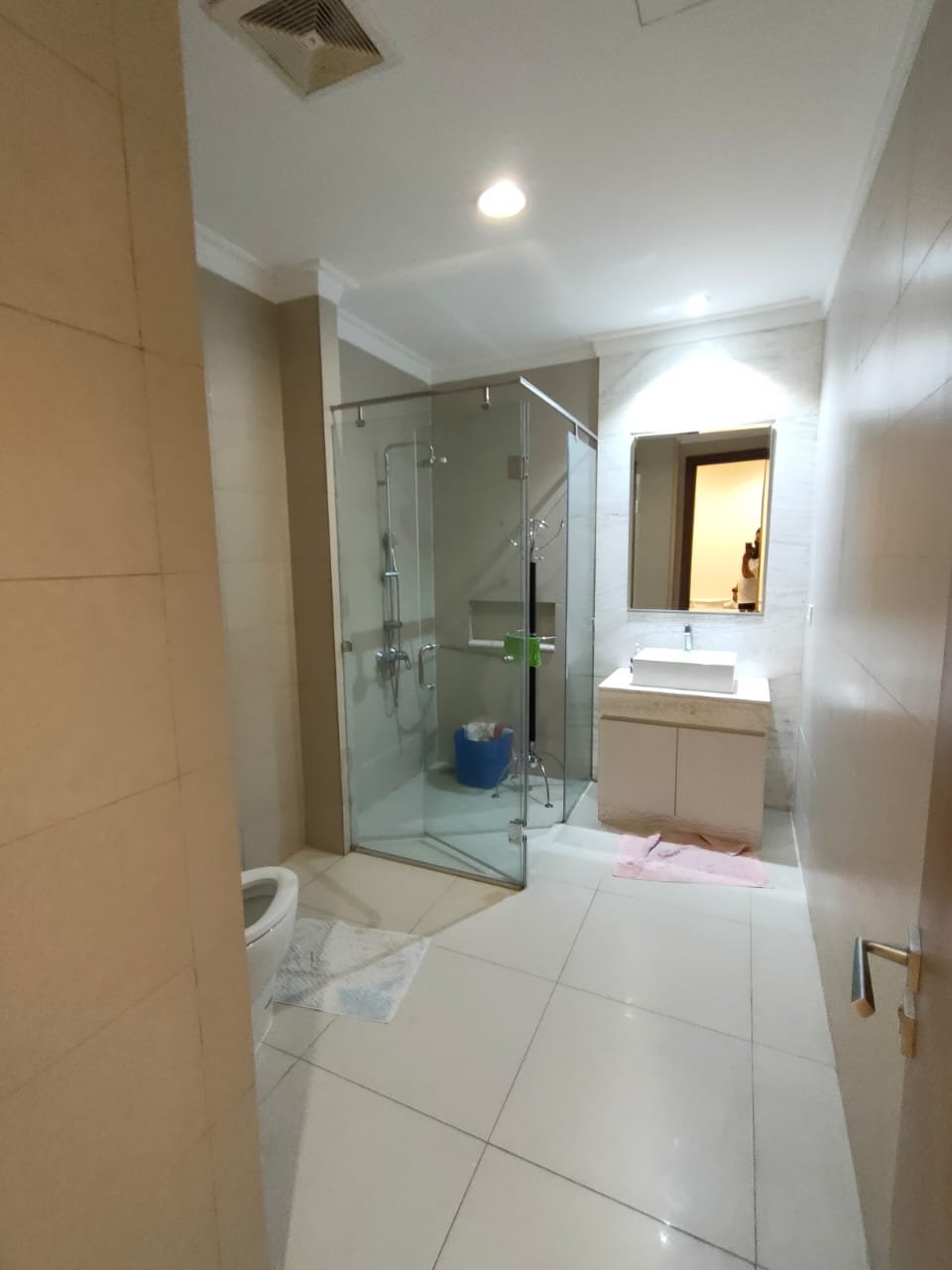 Sale! Apartemen Residences 8 Senopati Jakarta Selatan – 2 BR Fully Furnished, Middle Floor, Swimming Pool View