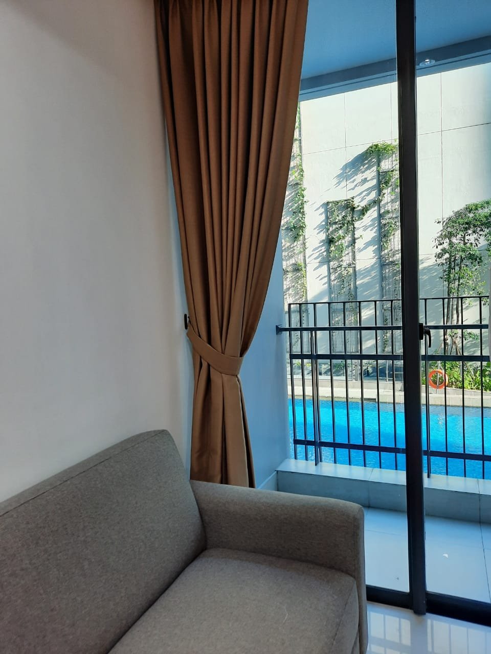Unit Low Zone View Facing to the Swimming Pool, Like a Landed House, 2bedroom, 1bath with bath-up, Full Furnished Ready to Move-in, Casa Grande Residence Phase II Connected with Kota Kasablanka Shopping Mall